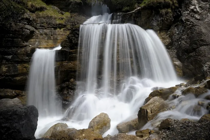 Gerahmter Druck : Kuchenflucht-Wasserfall Gerahmter Druck : Kuchenflucht-Wasserfall
