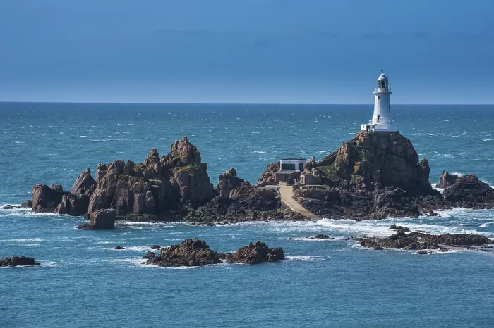 Gerahmter Druck : Der Leuchtturm La Corbiere, Jersey. Gerahmter Druck : Der Leuchtturm La Corbiere, Jersey.