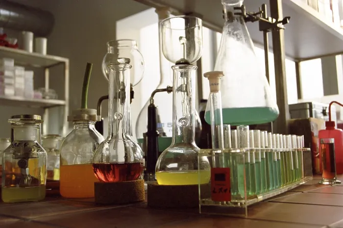 Gerahmter Druck : Laboratory Gerahmter Druck : Laboratory