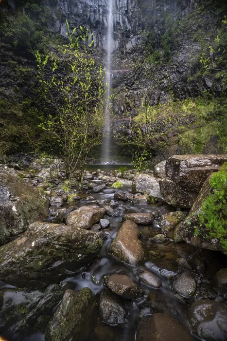 Gerahmter Druck : Lagoa do Vento mit Wasserfall von Ober Risco. Gerahmter Druck : Lagoa do Vento mit Wasserfall von Ober Risco.
