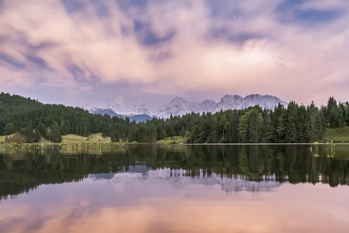 Gerahmter Druck : Seen Geroldsee mit dramatischen Wolken. Gerahmter Druck : Seen Geroldsee mit dramatischen Wolken.