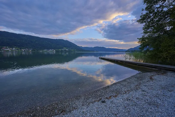 Gerahmter Druck : Ufer, Badejetty, Himmel, Wolken Gerahmter Druck : Ufer, Badejetty, Himmel, Wolken