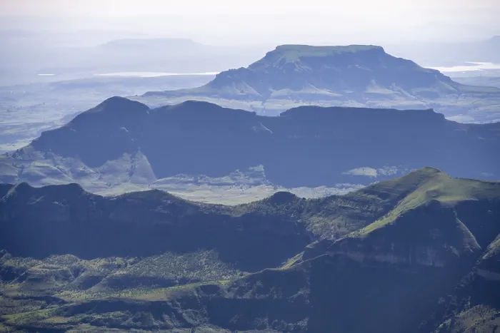 Gerahmter Druck : Landschaft mit beeindruckenden Bergen. Gerahmter Druck : Landschaft mit beeindruckenden Bergen.