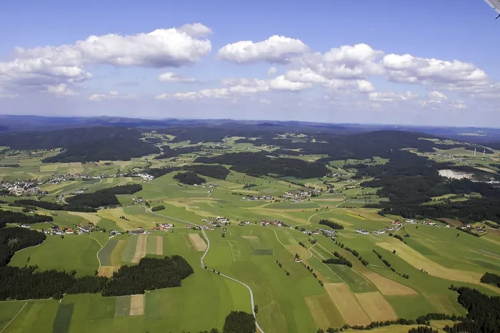 Gerahmter Druck : Bild vom Landschaftsausblick aus einem Flugzeug. Gerahmter Druck : Bild vom Landschaftsausblick aus einem Flugzeug.