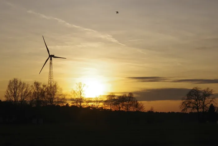 Gerahmter Druck : Landschaft, Windgenerator, Sonnenuntergang. Gerahmter Druck : Landschaft, Windgenerator, Sonnenuntergang.