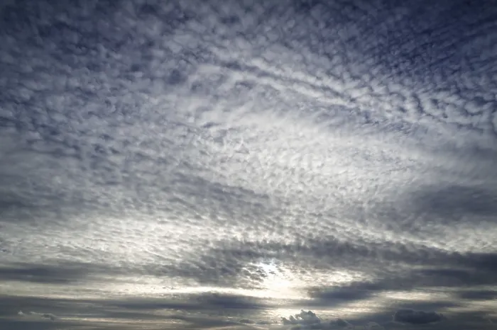 Gerahmter Druck : Große weiche Wolken, Altocumulus.