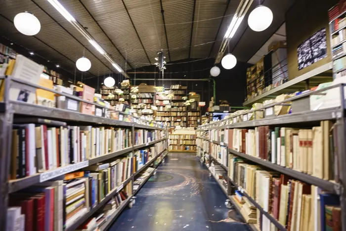 Gerahmter Druck : Das größte zweithandige Buchladen in Spanien. Gerahmter Druck : Das größte zweithandige Buchladen in Spanien.