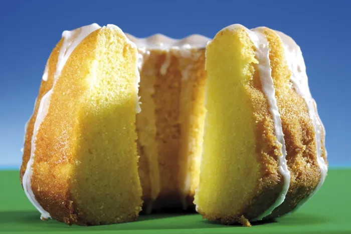 Gerahmter Druck : Zitronenkuchen mit Zuckerglasur. Gerahmter Druck : Zitronenkuchen mit Zuckerglasur.