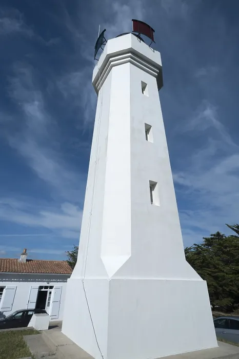 Gerahmter Druck : Leuchtturm an der Atlantikküste.