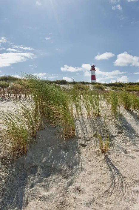 Gerahmter Druck : Leuchtturm mit blauem Himmel bei Ellenbogen. Gerahmter Druck : Leuchtturm mit blauem Himmel bei Ellenbogen.