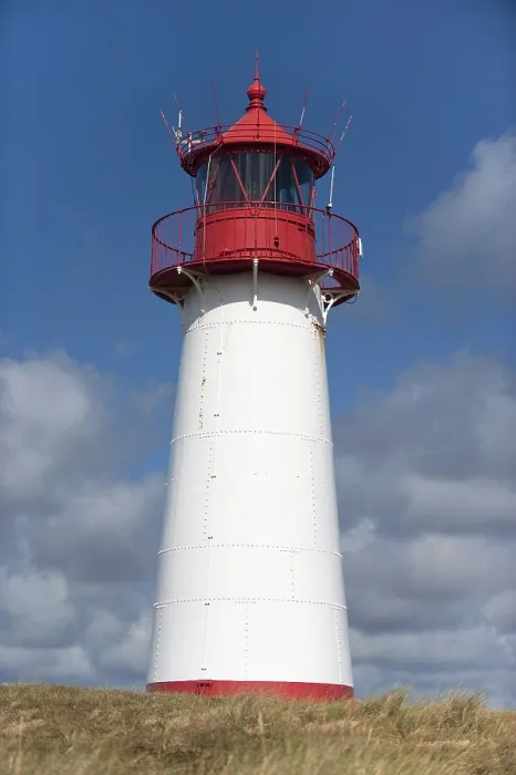 Gerahmter Druck : Leuchtturm mit blauem Himmel bei Ellenbogen. Gerahmter Druck : Leuchtturm mit blauem Himmel bei Ellenbogen.