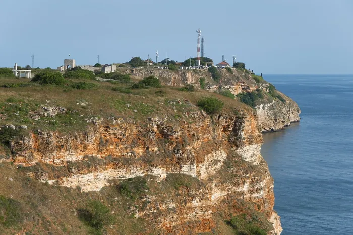 Gerahmter Druck : Lichtturm auf dem Kliffkamm mit Meerblick, Kaliakra-Halbinsel, Dobrudscha, Schwarzes Meer, Bulgarien Gerahmter Druck : Lichtturm auf dem Kliffkamm mit Meerblick, Kaliakra-Halbinsel, Dobrudscha, Schwarzes Meer, Bulgarien