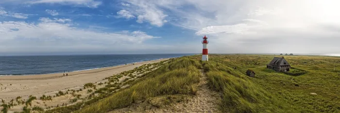Gerahmter Druck : Leuchtturm Liste-Ost in den Dünen. Gerahmter Druck : Leuchtturm Liste-Ost in den Dünen.