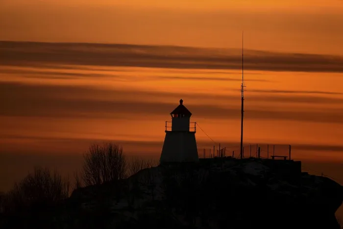 Gerahmter Druck : Leuchtturm. Lodingen in Ofoten Gerahmter Druck : Leuchtturm. Lodingen in Ofoten