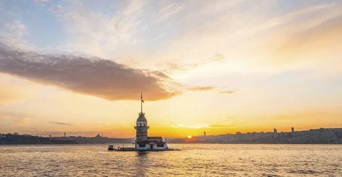 Gerahmter Druck : Leuchtturm, Mädchenturm Gerahmter Druck : Leuchtturm, Mädchenturm