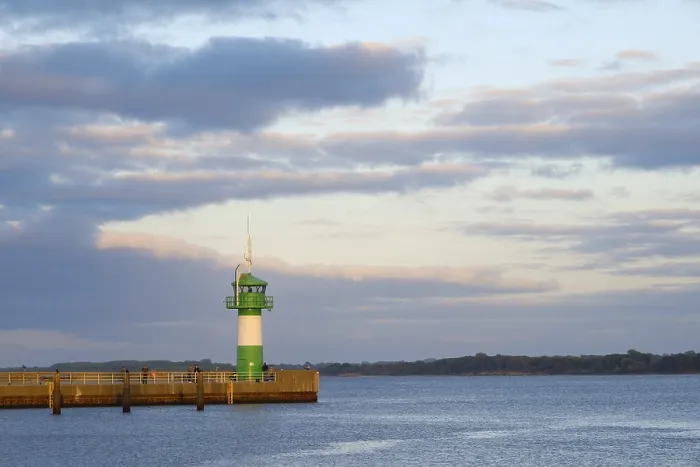 Gerahmter Druck : Leuchtturm an der Nordermole im Abendlicht. Gerahmter Druck : Leuchtturm an der Nordermole im Abendlicht.