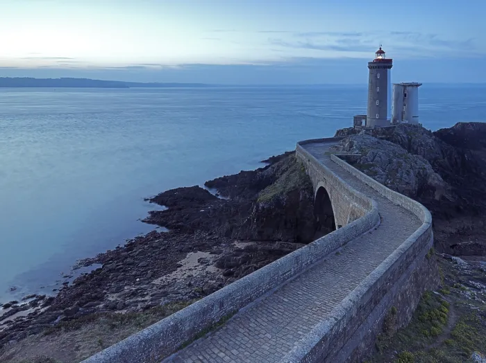 Gerahmter Druck : Leuchtturm bei der Bucht von Brest Gerahmter Druck : Leuchtturm bei der Bucht von Brest
