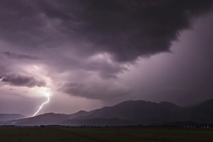 Gerahmter Druck : Blitz, Gewitter, Nachtaufnahme. Gerahmter Druck : Blitz, Gewitter, Nachtaufnahme.