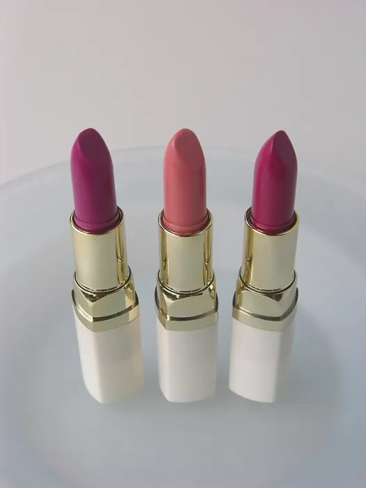 Gerahmter Druck : Drei Lipstifte Gerahmter Druck : Drei Lipstifte