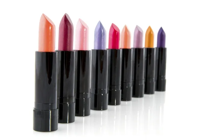 Gerahmter Druck : Lippenstifte in vielen Farben Gerahmter Druck : Lippenstifte in vielen Farben