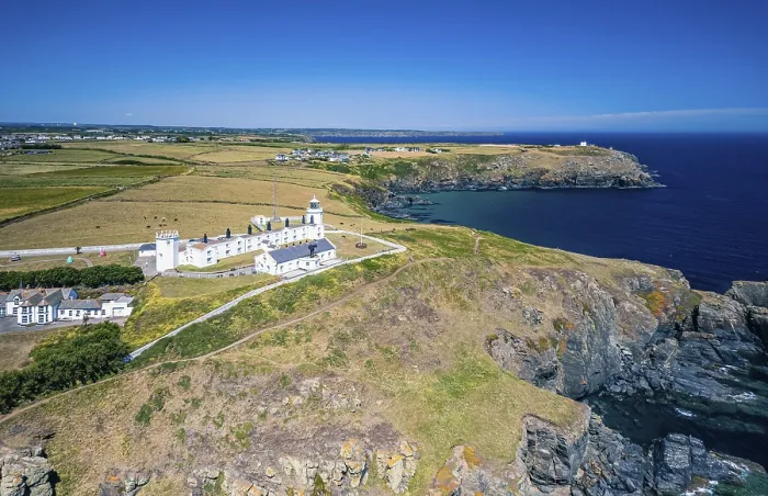 Gerahmter Druck : Lizard-Leuchtturm und Housel-Bay-Klippen