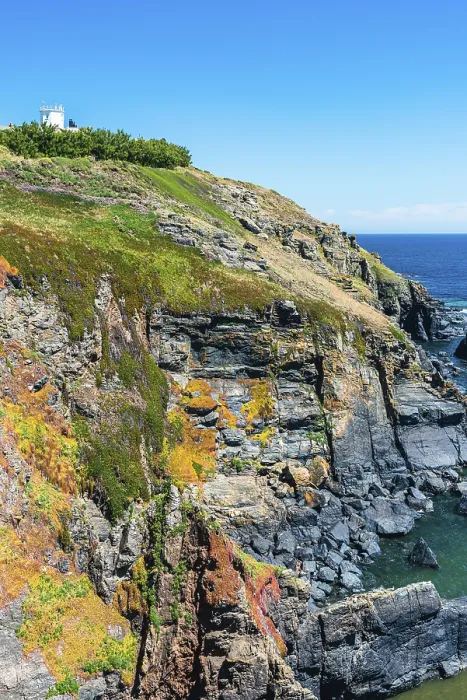 Gerahmter Druck : Lizard-Leuchtturm und Housel-Bay-Klippen
