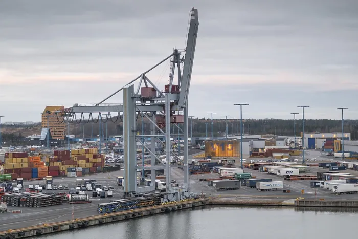 Gerahmter Druck : Ladekran, Hafenanlage, Containerbeladung. Gerahmter Druck : Ladekran, Hafenanlage, Containerbeladung.