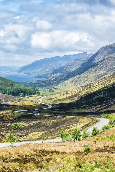 Gerahmter Druck : Loch Maree und Tal von Glen Docherty Viewpoint Gerahmter Druck : Loch Maree und Tal von Glen Docherty Viewpoint