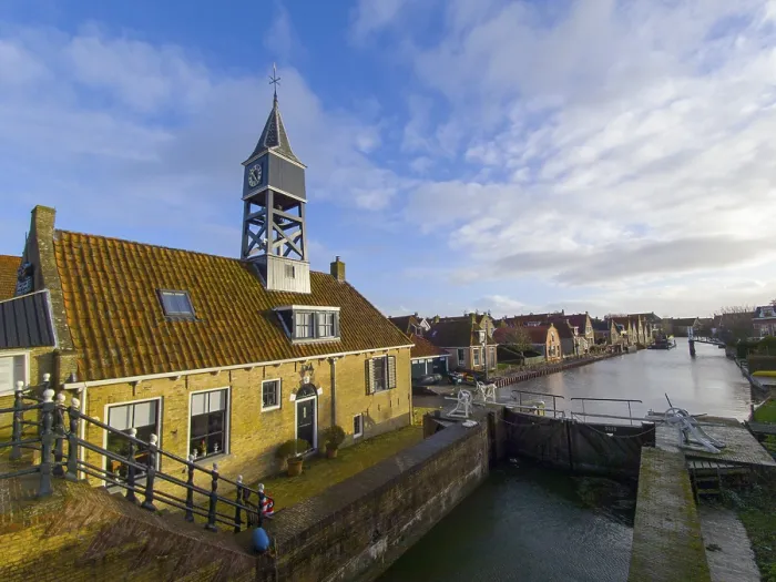 Gerahmter Druck : Sperre und sperren Haus, Hindeloope. Gerahmter Druck : Sperre und sperren Haus, Hindeloope.