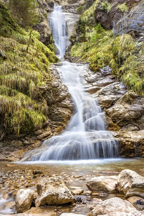 Gerahmter Druck : Langbelichtung eines Wasserfalls, Nesselwang. Gerahmter Druck : Langbelichtung eines Wasserfalls, Nesselwang.