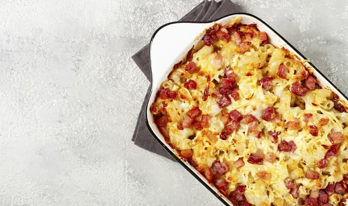 Gerahmter Druck : Makaroni mit Käse und Speck Gerahmter Druck : Makaroni mit Käse und Speck