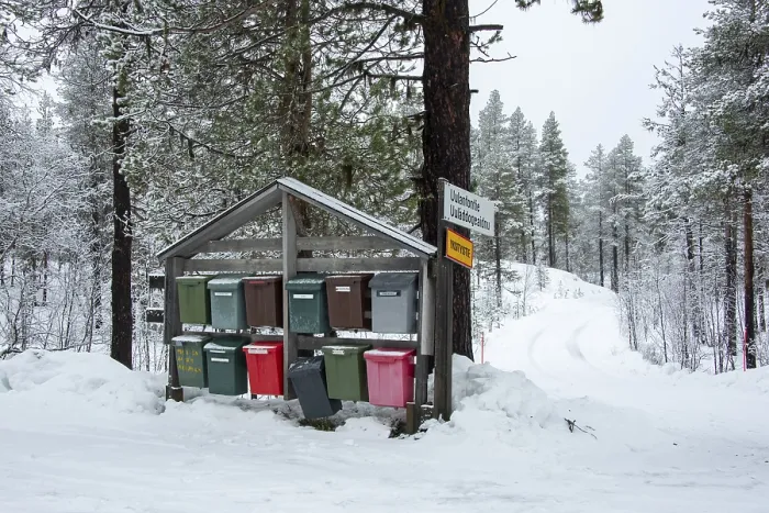 Gerahmter Druck : Briefkästen, Schnee, Yli-Kyro Gerahmter Druck : Briefkästen, Schnee, Yli-Kyro