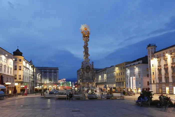 Gerahmter Druck : Marktplatz mit Trinitätssäule Gerahmter Druck : Marktplatz mit Trinitätssäule