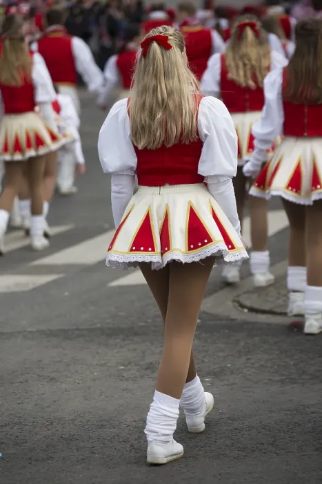 Gerahmter Druck : Majorette bei der Karnevalsdienstags-Parade in Köln, Nordrhein-Westfalen, Deutschland Gerahmter Druck : Majorette bei der Karnevalsdienstags-Parade in Köln, Nordrhein-Westfalen, Deutschland
