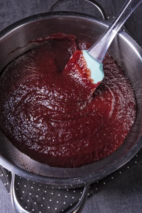 Gerahmter Druck : Marmelade machen. Gerahmter Druck : Marmelade machen.