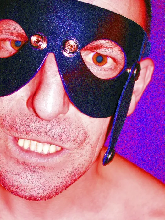 Gerahmter Druck : Mann mit Ledermaske Gerahmter Druck : Mann mit Ledermaske