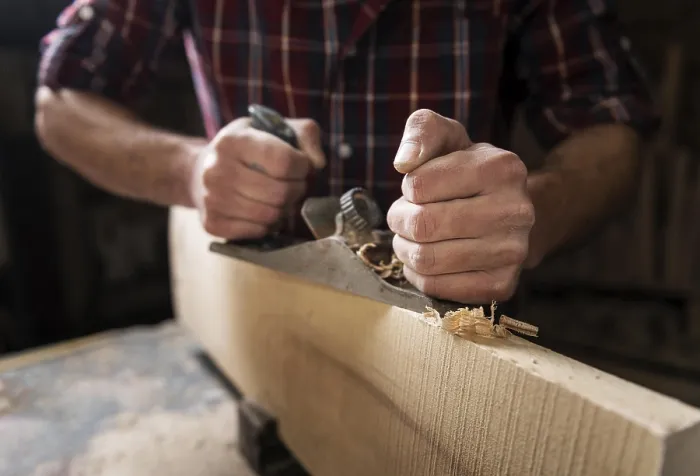 Gerahmter Druck : Holzbearbeitung in einem Werkstatt Gerahmter Druck : Holzbearbeitung in einem Werkstatt