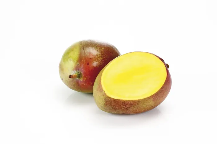 Gerahmter Druck : Mangos, eine halbiert. Gerahmter Druck : Mangos, eine halbiert.