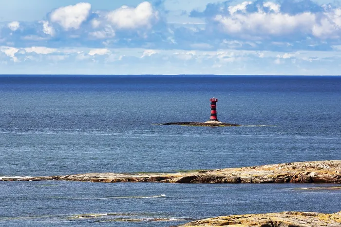 Gerahmter Druck : Marshallan-Leuchtturm im Archipel Gerahmter Druck : Marshallan-Leuchtturm im Archipel