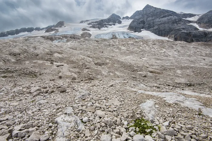 Gerahmter Druck : Vor dem Marmolada-Gletscher. Gerahmter Druck : Vor dem Marmolada-Gletscher.