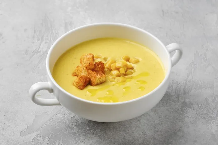 Gerahmter Druck : Maispüree-Suppe mit Croûtons Gerahmter Druck : Maispüree-Suppe mit Croûtons