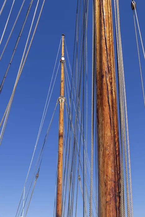 Gerahmter Druck : Masten und Seile, Hafen, Wustrow.