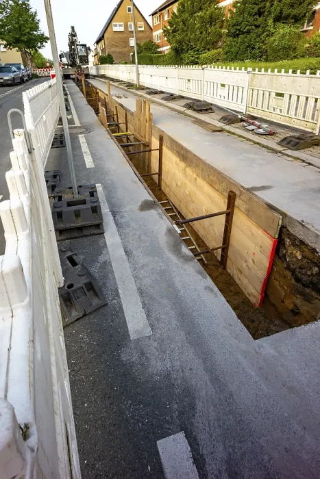 Gerahmter Druck : Materialien für einen Straßenbaustellen. Gerahmter Druck : Materialien für einen Straßenbaustellen.