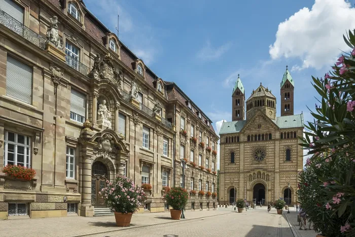 Gerahmter Druck : Maximilianstraße mit Kaiserdom Gerahmter Druck : Maximilianstraße mit Kaiserdom