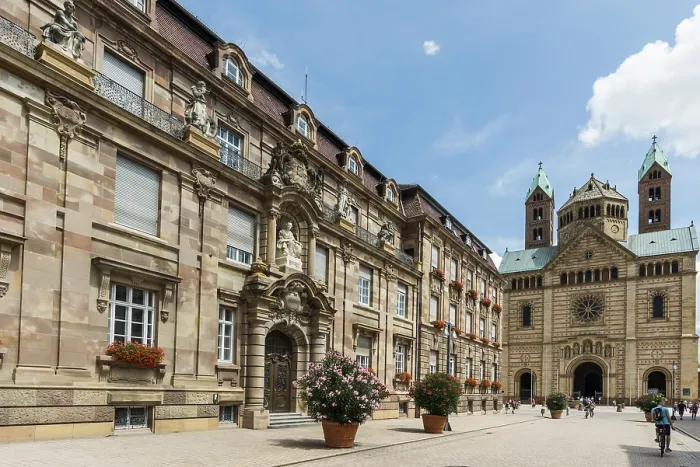 Gerahmter Druck : Maximilianstraße mit Kaiserdom Gerahmter Druck : Maximilianstraße mit Kaiserdom