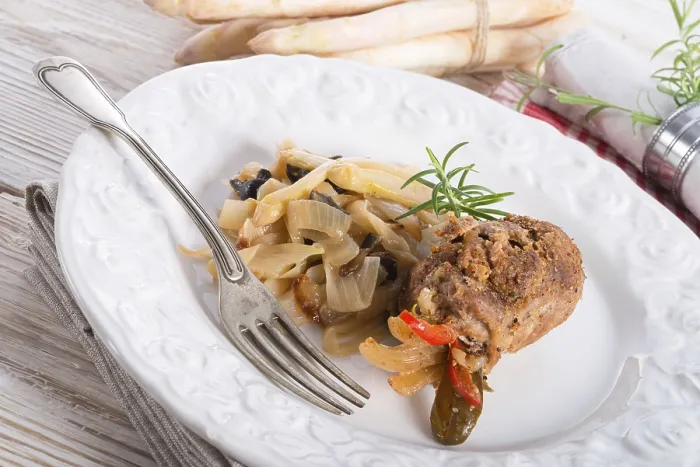 Gerahmter Druck : Fleisch brutet Oliven. Gerahmter Druck : Fleisch brutet Oliven.