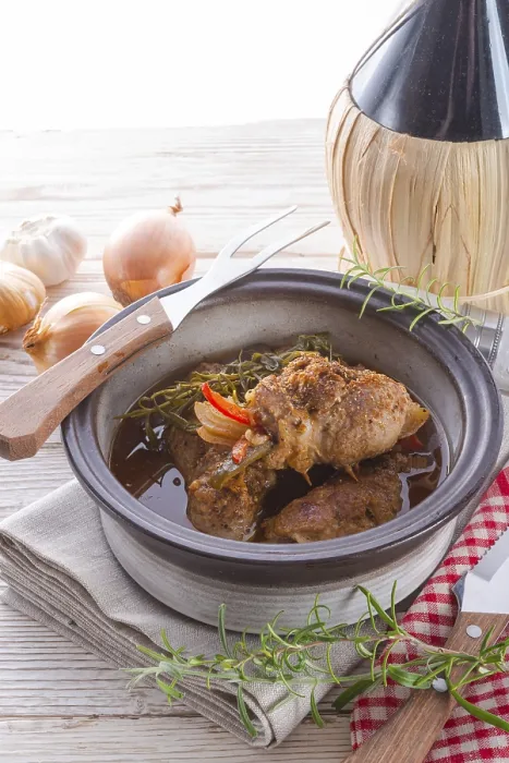 Gerahmter Druck : Fleisch streitet Oliven. Gerahmter Druck : Fleisch streitet Oliven.