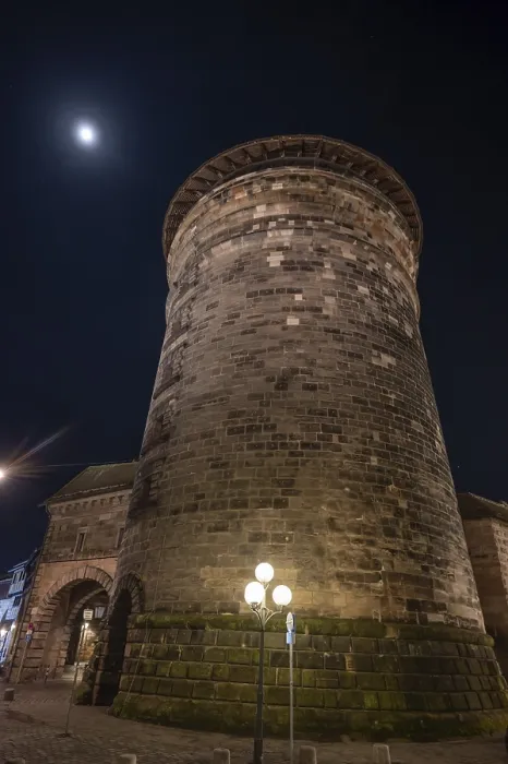 Gerahmter Druck : Mittelalterliche Turm am Spittlertor. Gerahmter Druck : Mittelalterliche Turm am Spittlertor.