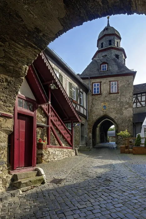 Gerahmter Druck : Mittelgatterturm und Glockenturm Gerahmter Druck : Mittelgatterturm und Glockenturm