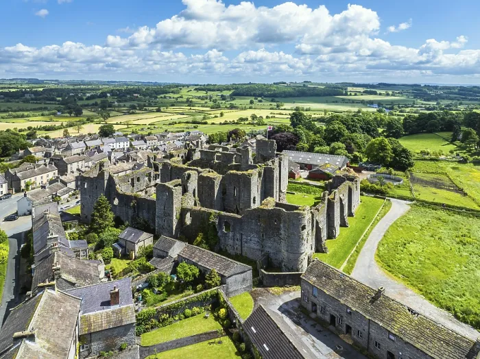 Gerahmter Druck : Middleham Castle aus der Vogelperspektive, Middleham. Gerahmter Druck : Middleham Castle aus der Vogelperspektive, Middleham.